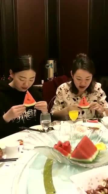 吃瓜嘴像刺疼,揭秘背后真相与心理效应