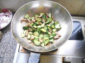 吃炒瓜篓子放屁,揭秘日常生活中的趣味现象